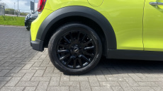 MINI Hatchback 1.5 Cooper Classic Premium 3dr Petrol Hatchback